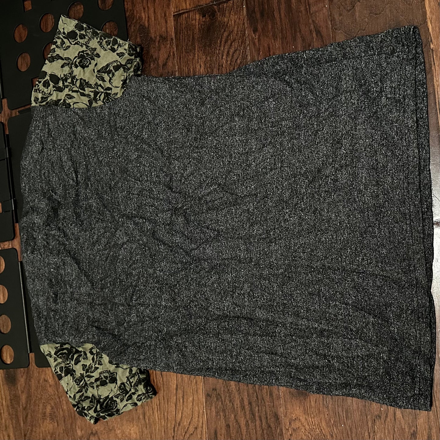 Grey Shirt with green skull - Youth Large