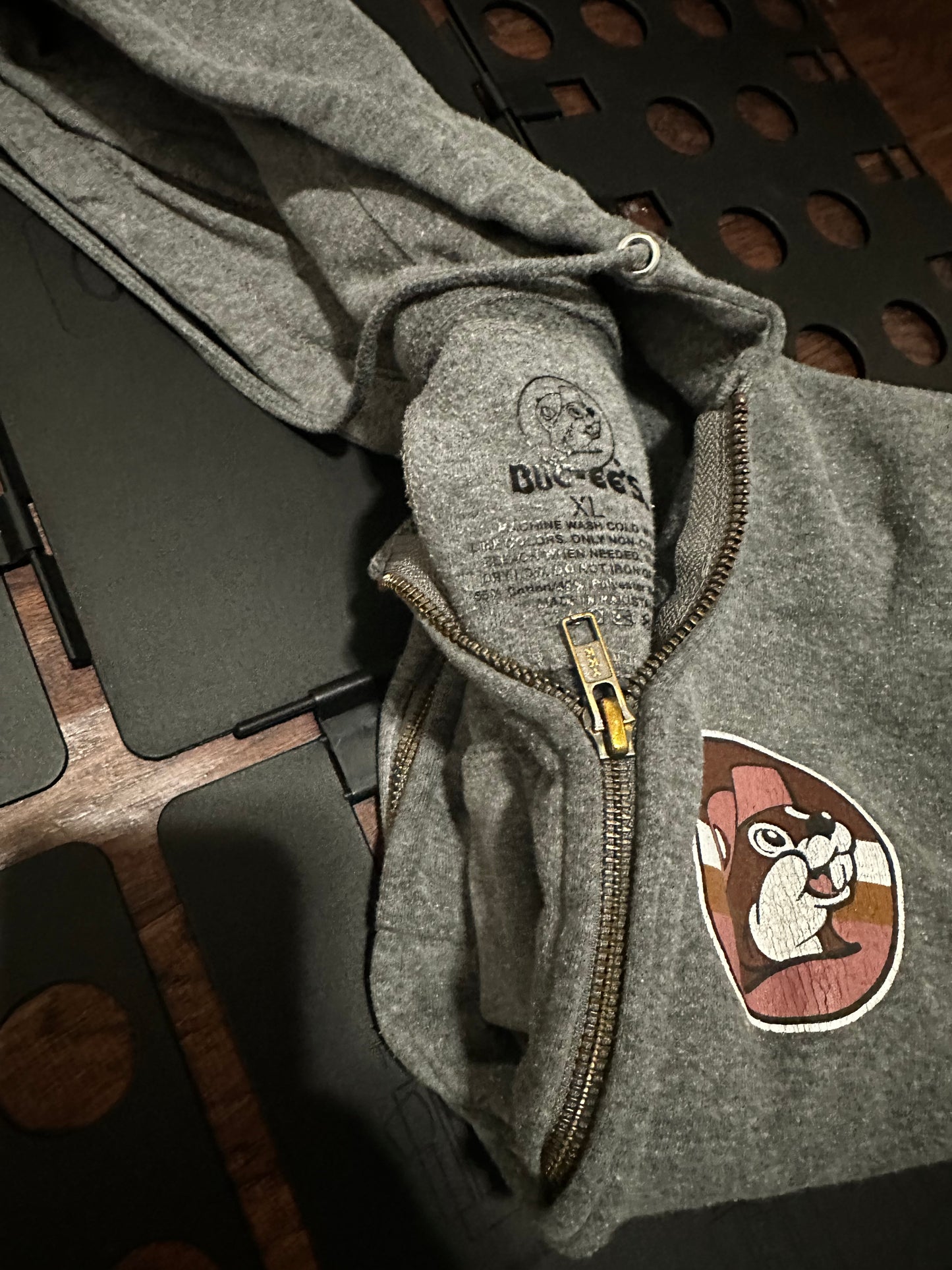 Buc-ee’s Grey sweater full zip up XL