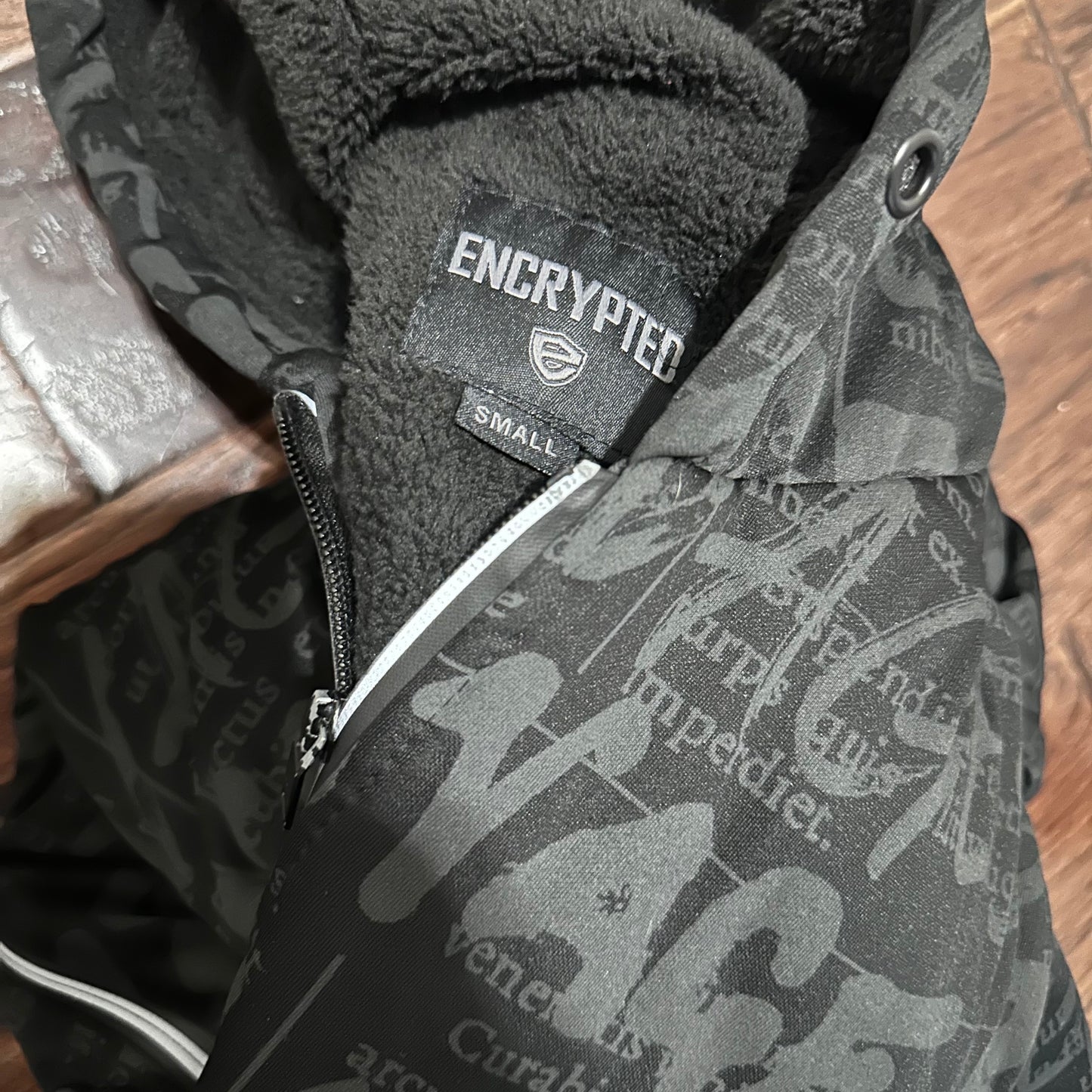 Encrypted black hoodie with salvage logo - Small