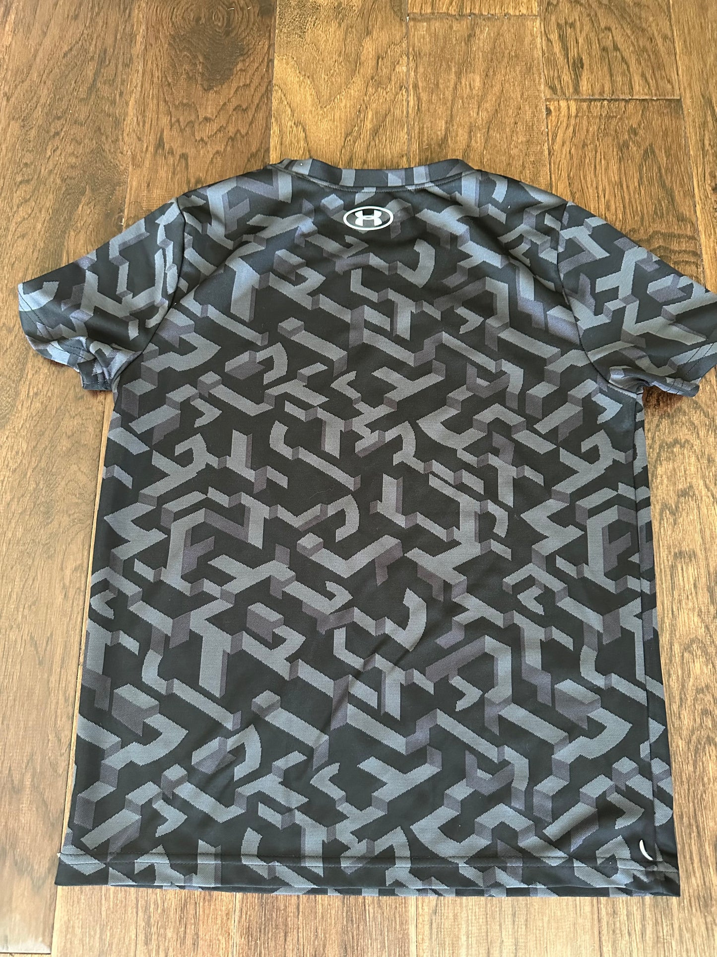 Under Armour - Black Shirt - Youth Large