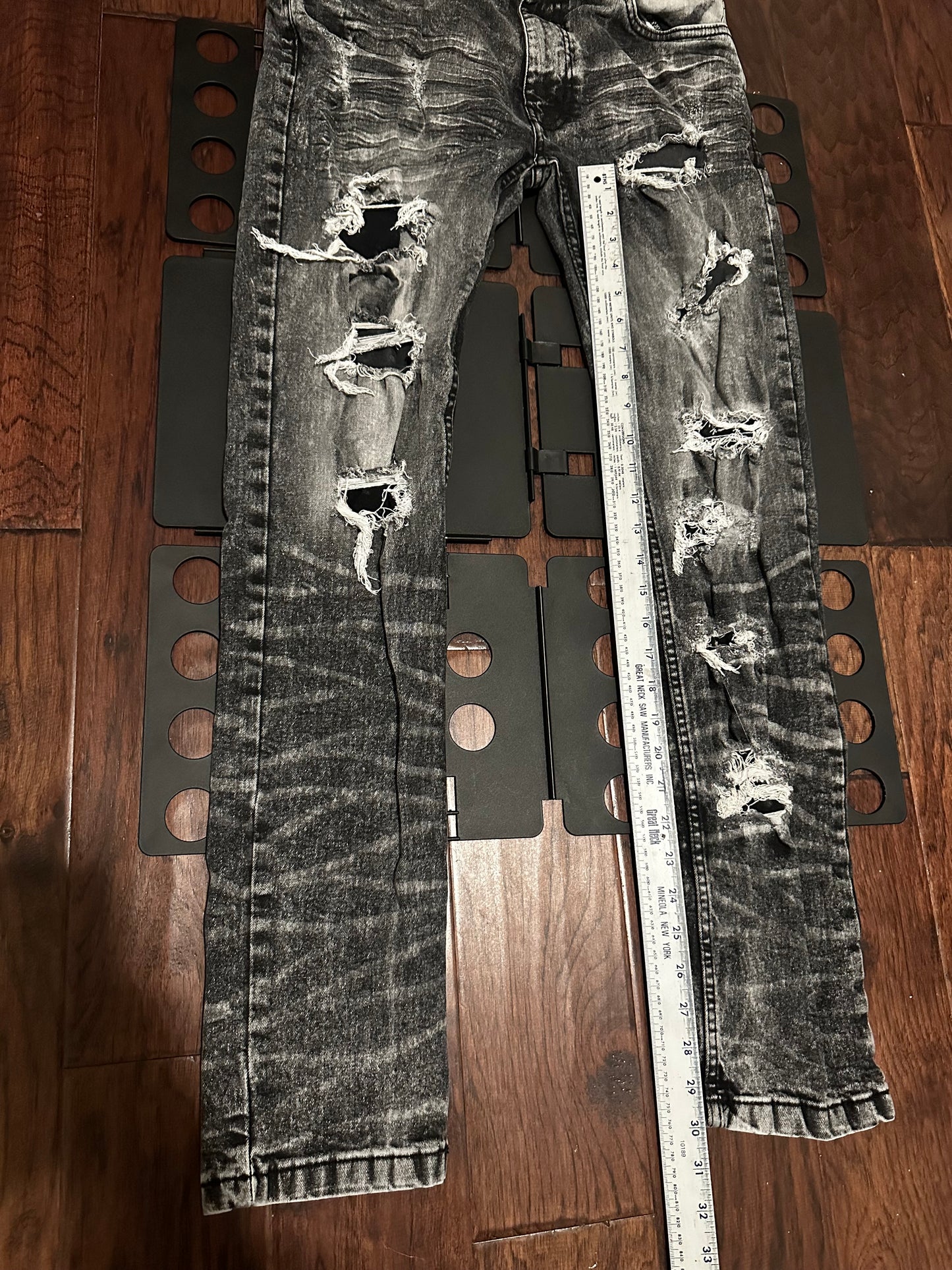 Evaluation Washed Ripped Black Jeans (32-30)