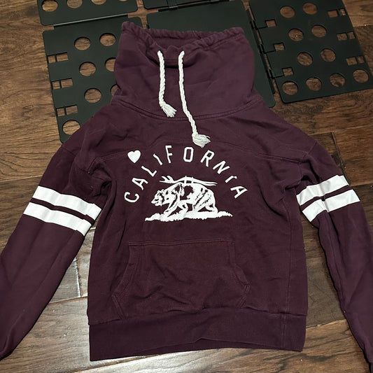 Woman’s Burgundy sweatshirt