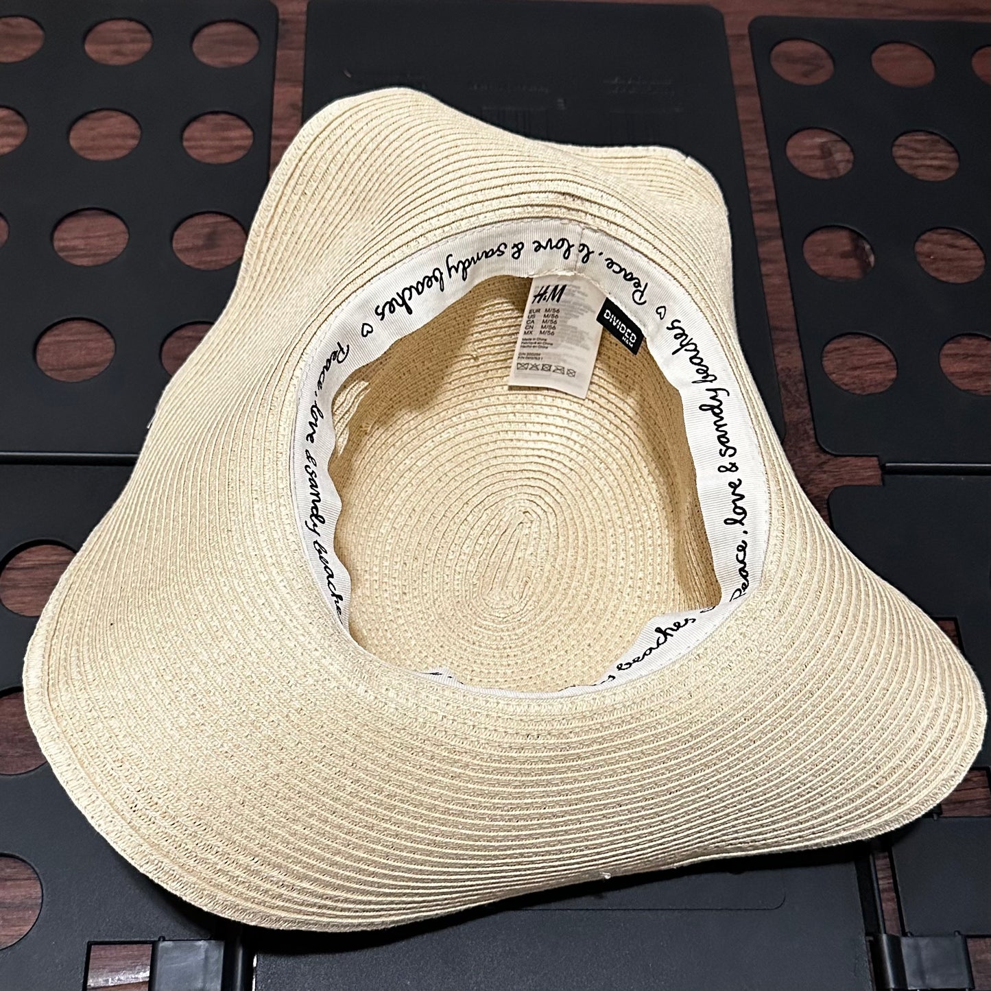 H&M Woman’s beige sun hat