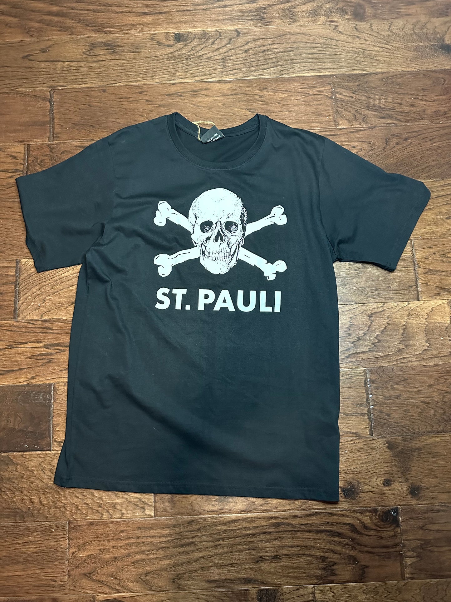 ST. Pauli black skull shirt - Large